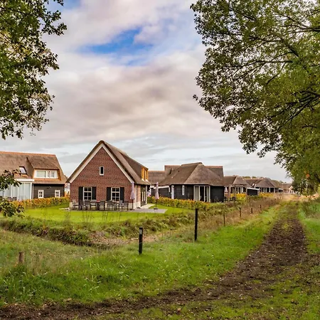 De Luxe With Dishwasher Surrounded By Villa *